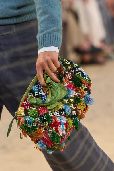 Look 74